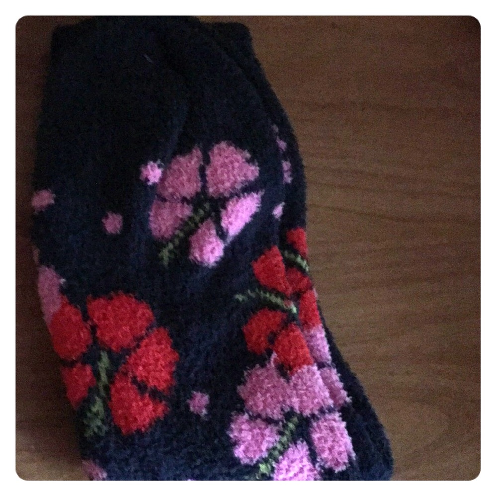 Flower fuzzy socks
